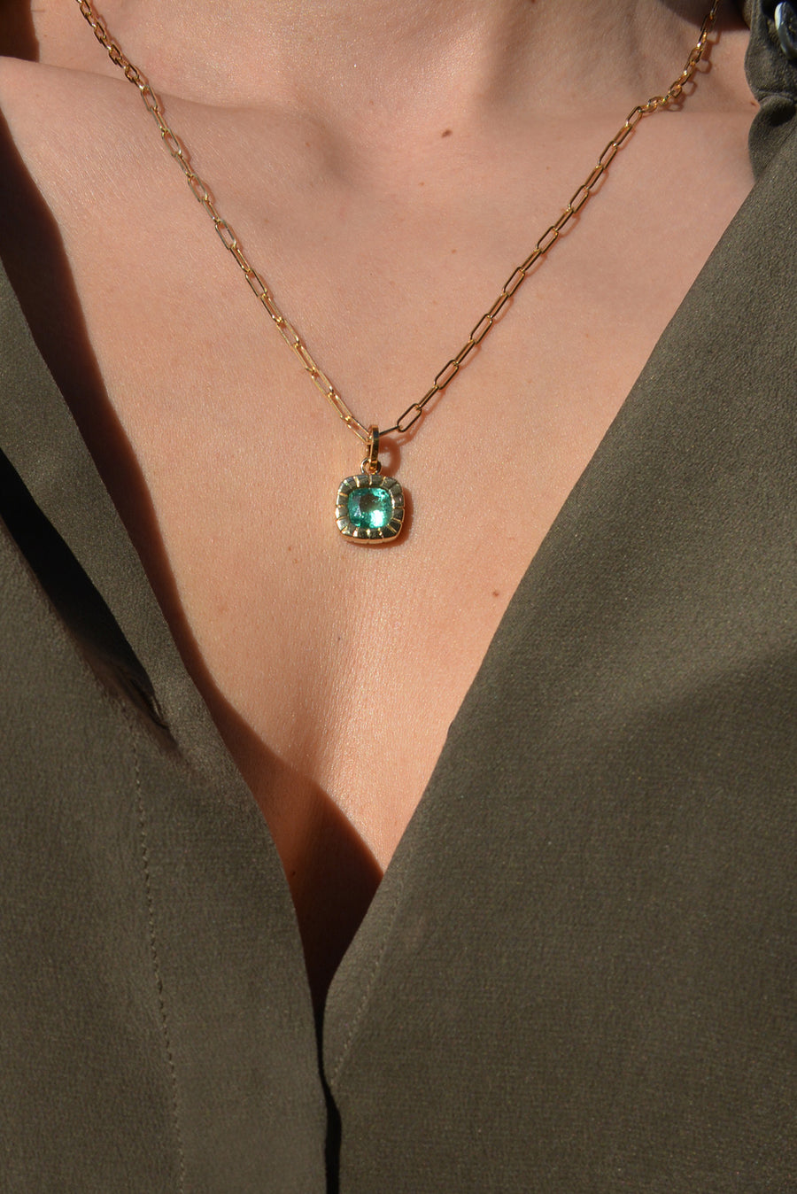 Colombian Emerald Heirloom Pendant in Yellow Gold