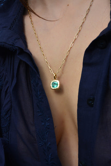 Colombian Emerald Heirloom Pendant in Yellow Gold